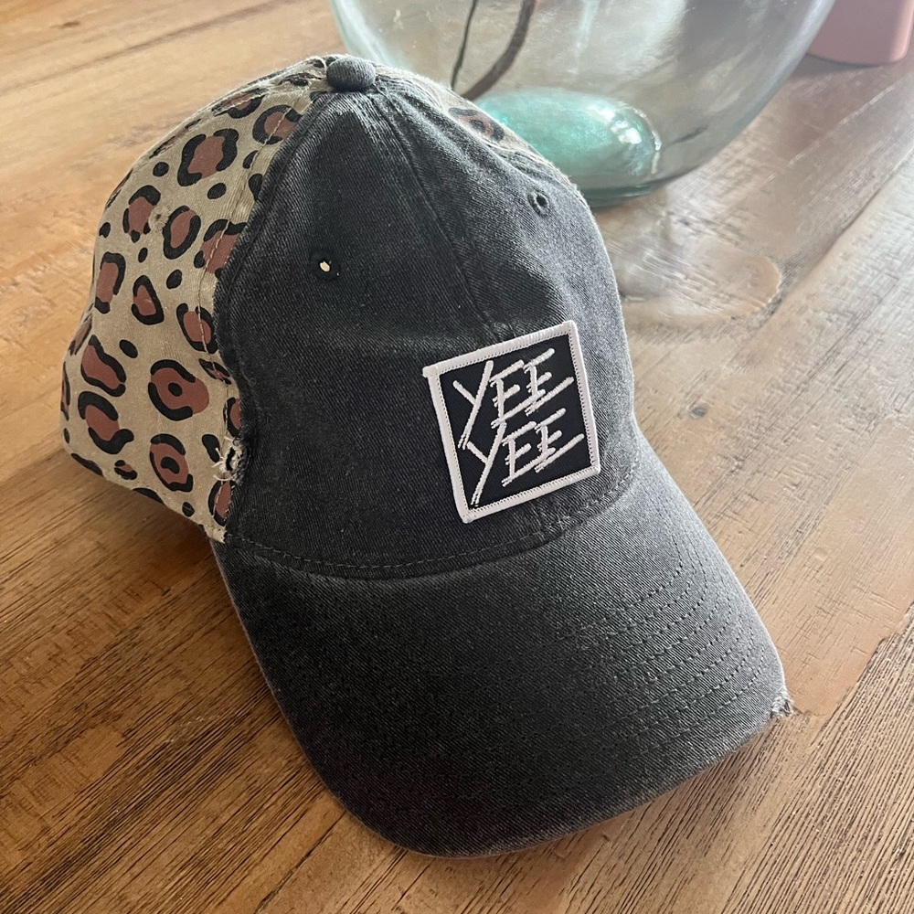 YeeYee women’s hat